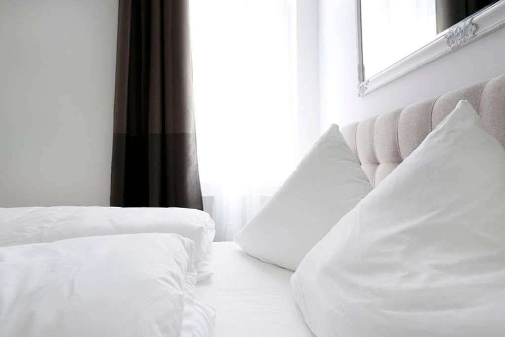 Sc 06 By Rockchair Apartments L Superhost Status L 4 Bedrooms Boxspringbeds 2 Bathrooms Balcony Elevator - Cozy Family & Business Flair Welcomes You! Berlin Eksteriør billede