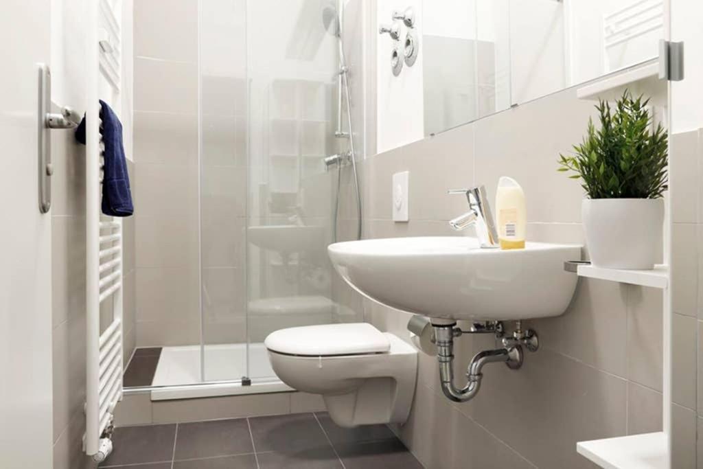 Sc 06 By Rockchair Apartments L Superhost Status L 4 Bedrooms Boxspringbeds 2 Bathrooms Balcony Elevator - Cozy Family & Business Flair Welcomes You! Berlin Eksteriør billede