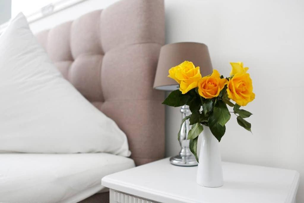 Sc 06 By Rockchair Apartments L Superhost Status L 4 Bedrooms Boxspringbeds 2 Bathrooms Balcony Elevator - Cozy Family & Business Flair Welcomes You! Berlin Eksteriør billede