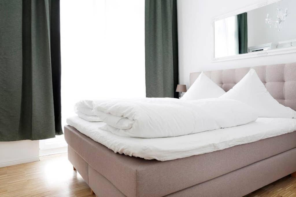 Sc 06 By Rockchair Apartments L Superhost Status L 4 Bedrooms Boxspringbeds 2 Bathrooms Balcony Elevator - Cozy Family & Business Flair Welcomes You! Berlin Eksteriør billede