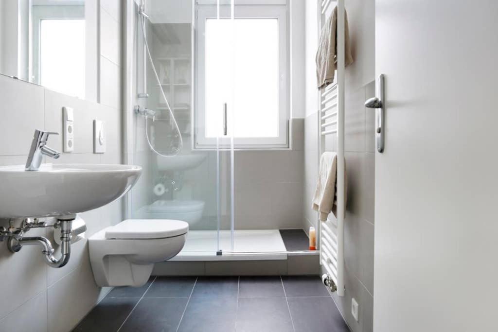 Sc 06 By Rockchair Apartments L Superhost Status L 4 Bedrooms Boxspringbeds 2 Bathrooms Balcony Elevator - Cozy Family & Business Flair Welcomes You! Berlin Eksteriør billede