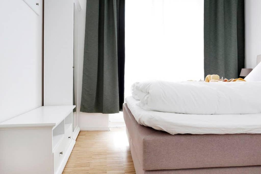 Sc 06 By Rockchair Apartments L Superhost Status L 4 Bedrooms Boxspringbeds 2 Bathrooms Balcony Elevator - Cozy Family & Business Flair Welcomes You! Berlin Eksteriør billede